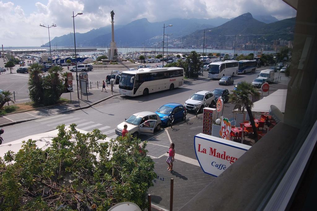 La Madegra Seasuite Salerno Exterior foto